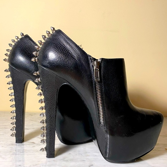 Leather Steve Madden Spiked Heel